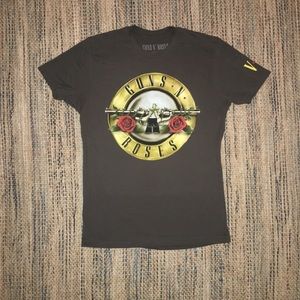 Fan fav! Guns and Roses concert tour tee. NWOT. S.